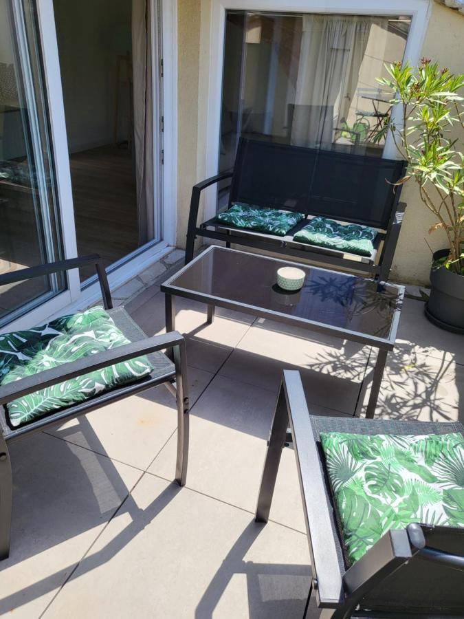 La Dolce Vita Nimoise Terrasse 100 M Des Arenes Nimes Bagian luar foto